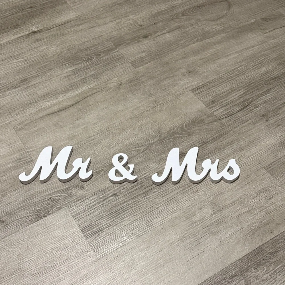 ***2/$15*** Chic White 'Mr & Mrs' Sign
